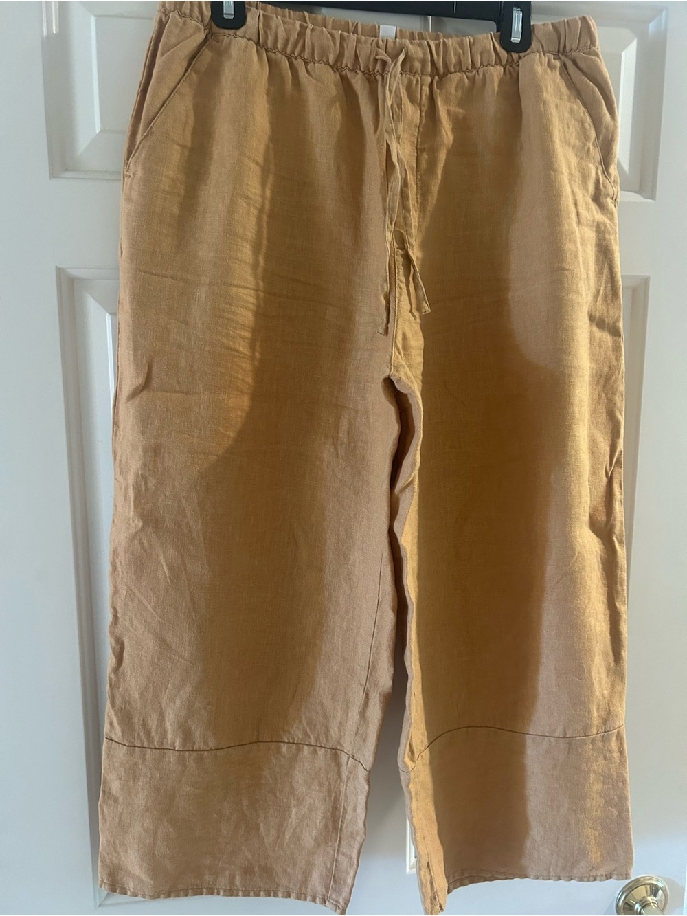Garnet Hill Women’s  Flat-Front Linen Capris in Camel